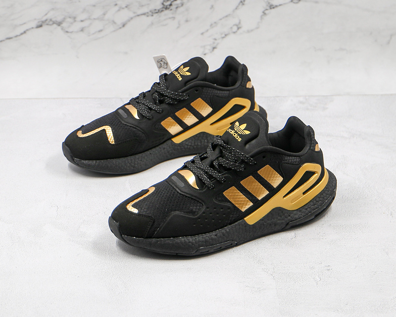 Day Jogger 2021 Shoes Core Black/Core Black/Gold 3