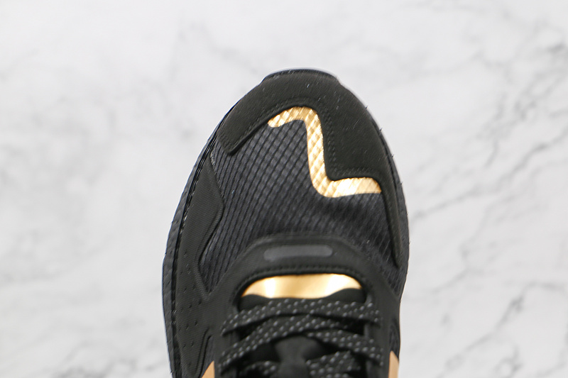 Day Jogger 2021 Shoes Core Black/Core Black/Gold 5