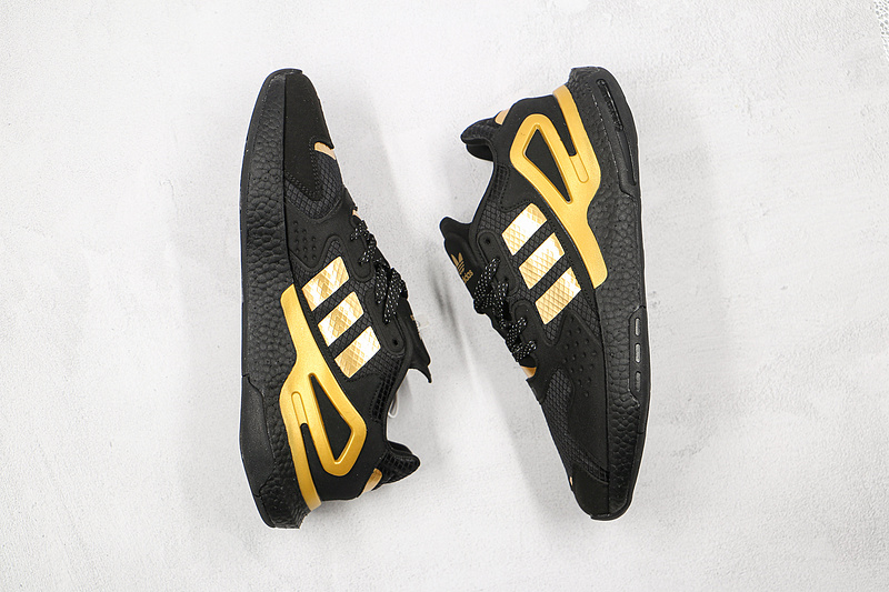 Day Jogger 2021 Shoes Core Black/Core Black/Gold 7