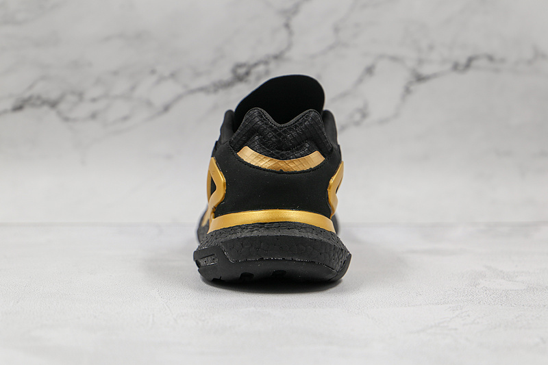 Day Jogger 2021 Shoes Core Black/Core Black/Gold 9