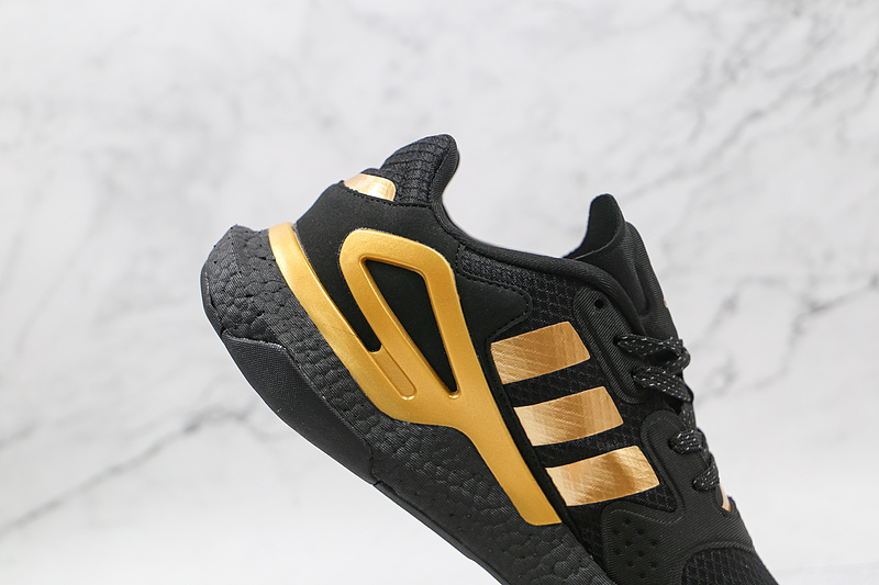 Day Jogger 2021 Shoes Core Black/Core Black/Gold 11