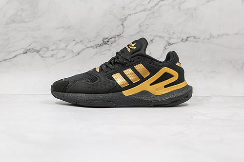 Day Jogger 2021 Shoes Core Black/Core Black/Gold 13