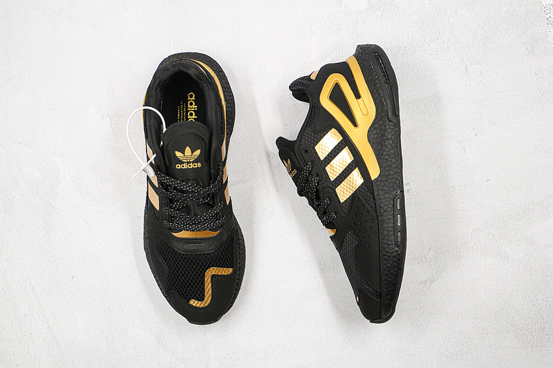 Day Jogger 2021 Shoes Core Black/Core Black/Gold 19