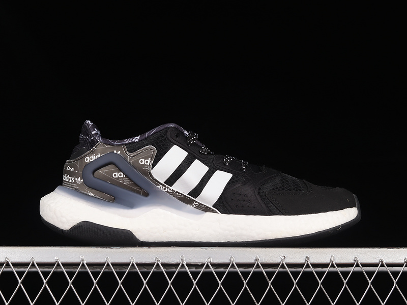 Day Jogger Boost Shoes Core Black/White/Navy 11