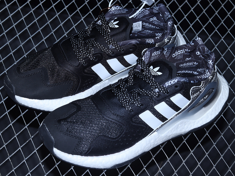 Day Jogger Boost Shoes Core Black/White/Navy 27