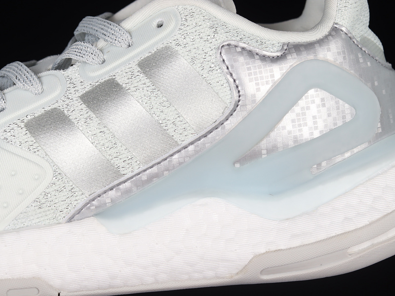 Day Jogger 2020 Boost Cloud White/Silver/Cloud White 19