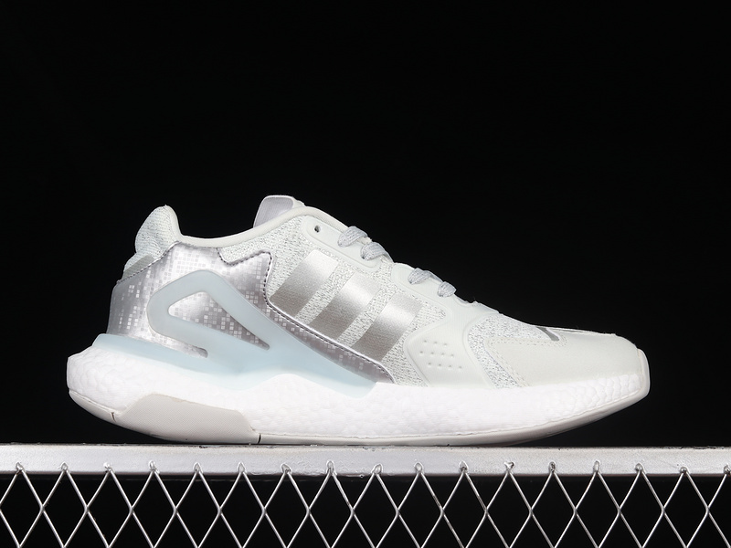 Day Jogger 2020 Boost Cloud White/Silver/Cloud White 23