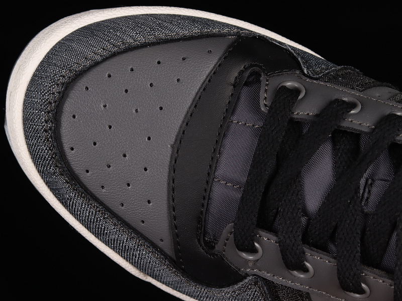 Forum 84 Low Shoes Core Black/Cloud White/Dark Grey 19