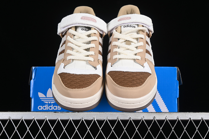 Forum 84 Low Core White/Wonder White/Magic Beige 21