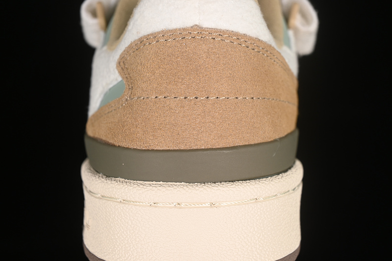 Wmns Forum 84 Low Snowflakes Acorns Wild Brown/Off White/Linen Khaki 21