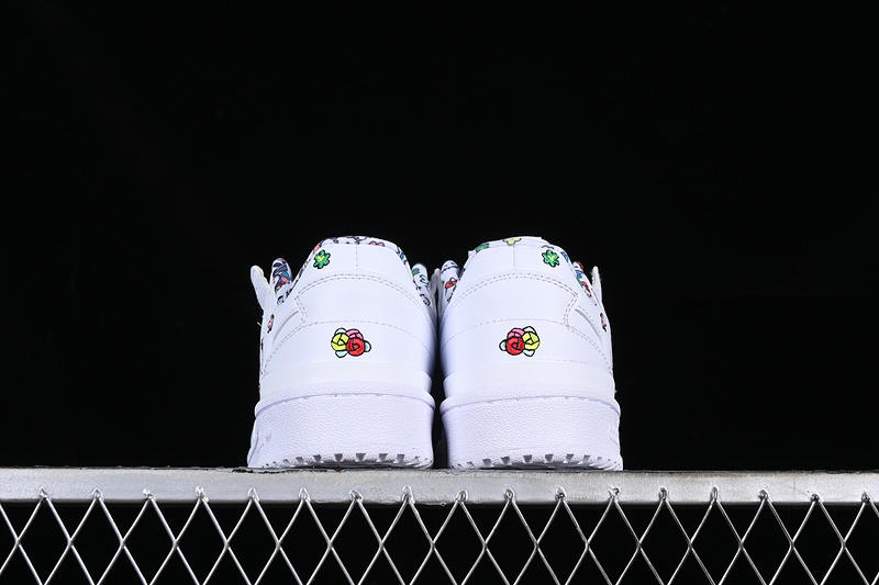 Forum 84 Low White/Red/Green 29