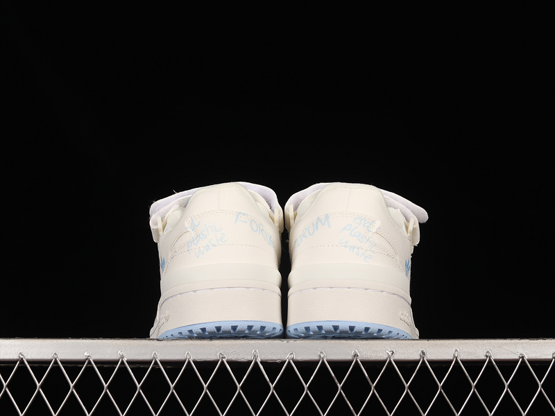 Forum 84 Low Shoes Cloud White/Cloud White/Sky Blue 11