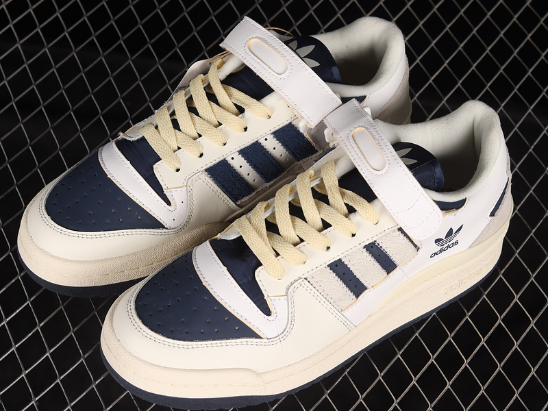 Forum 84 Low Shoes Off White/Collegiate Navy/Cream White 27