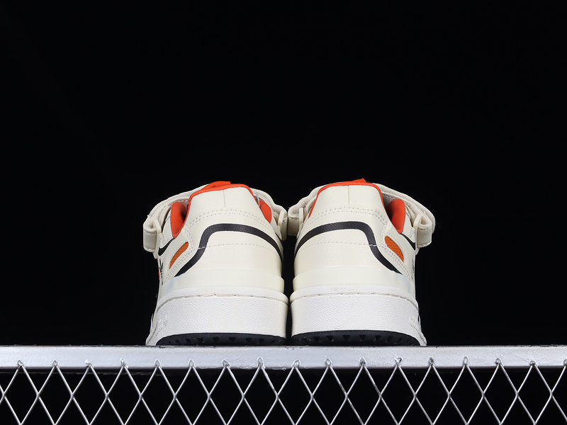 Forum 84 Low Shoes Cloud White/Orange/Black 7