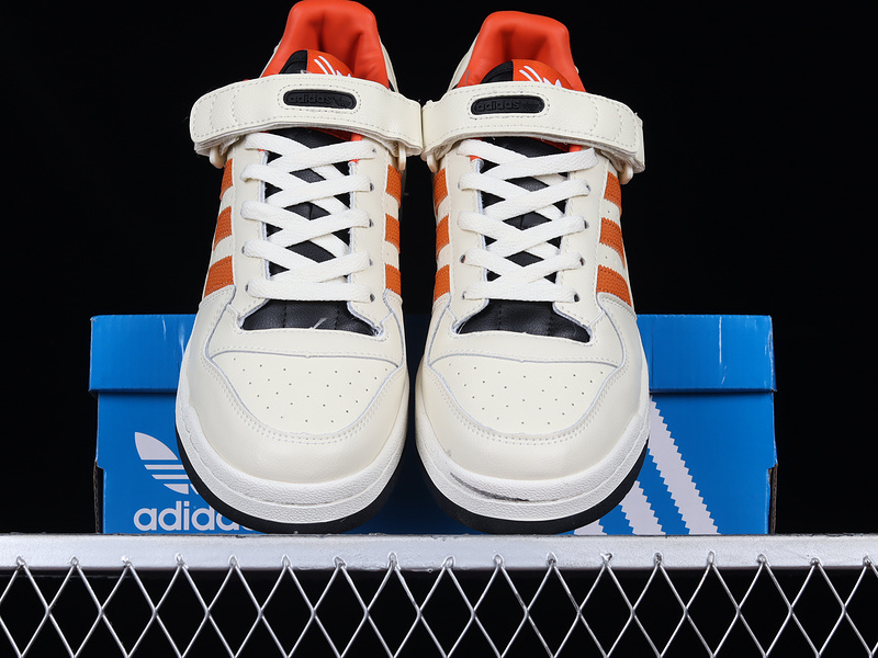 Forum 84 Low Shoes Cloud White/Orange/Black 17