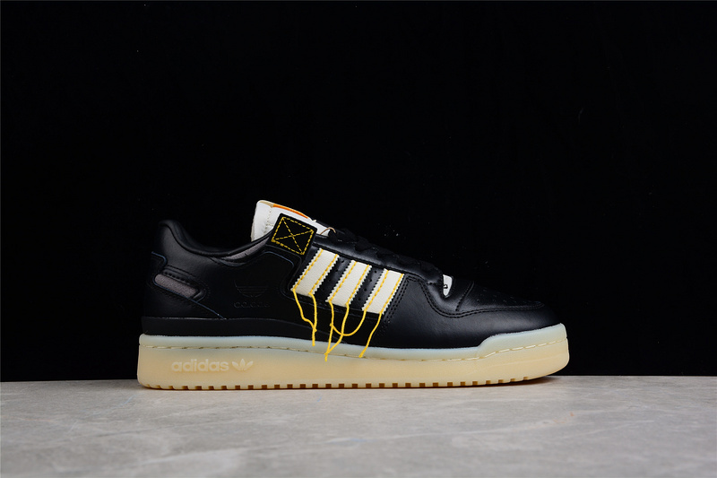 Forum 84 Low Premium Black/Black/Easy Yellow 25