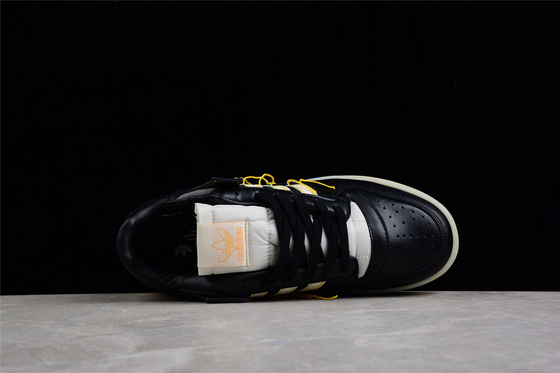 Forum 84 Low Premium Black/Black/Easy Yellow 35