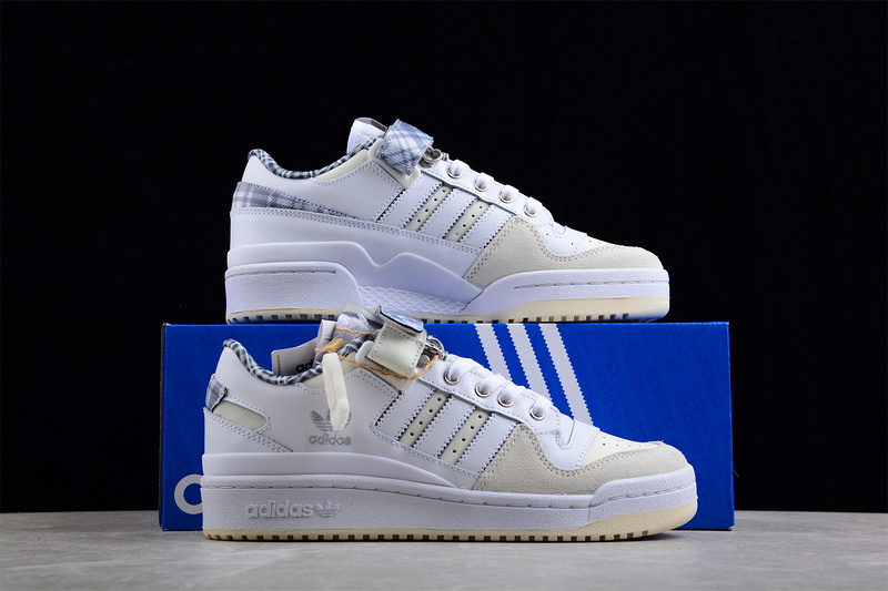 Forum 84 Low Shoes Cloud White/Off White/Blue 19