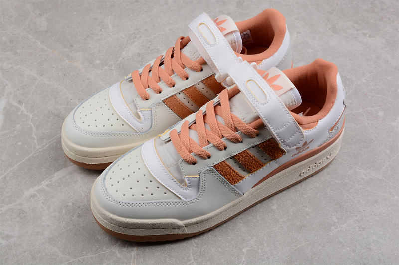 Forum 84 Low Cloud White/Orange/Cream White 17