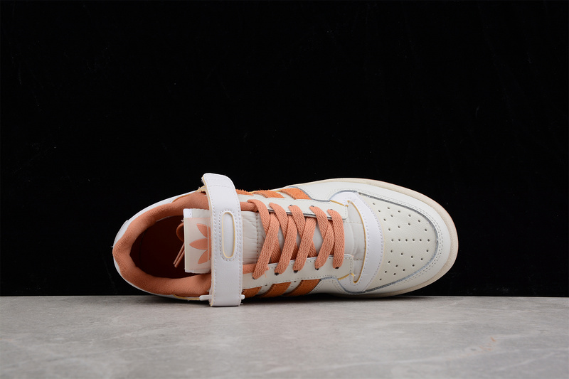 Forum 84 Low Cloud White/Orange/Cream White 25