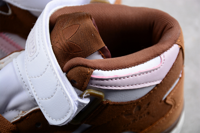 Forum Mid Chocolate To My Strawberry Cloud White/Light Pink/Pantone 17