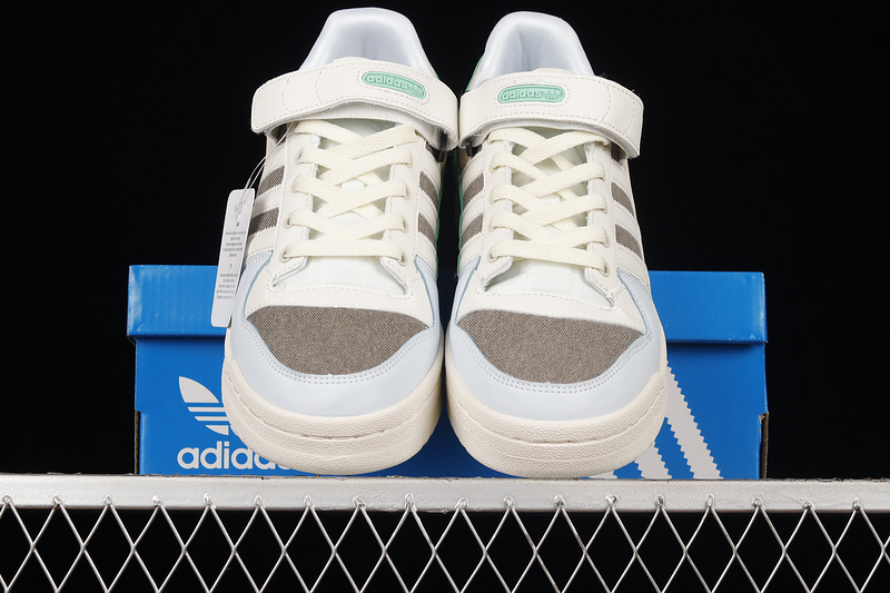 Forum 84 Low Shoes Off White/Wonder White/Easy Green 17