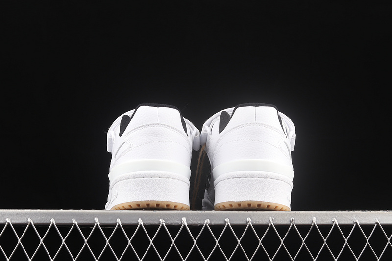 Forum Low Shoes Cloud White/Core Black/Gum 23