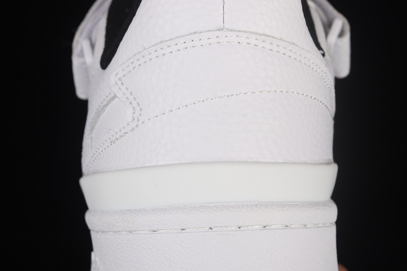 Forum Low Shoes Cloud White/Core Black/Gum 31