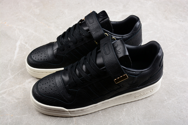 Forum 84 Low Shoes Core Black/Core Black/Off White 9