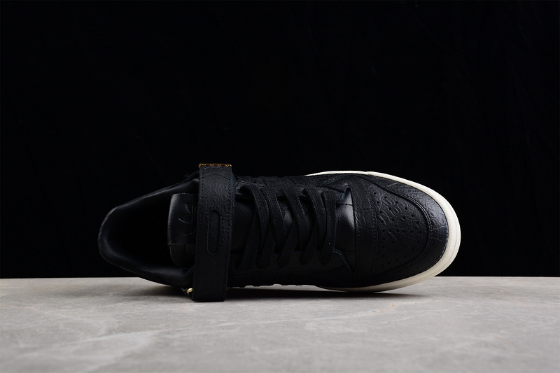 Forum 84 Low Shoes Core Black/Core Black/Off White 11