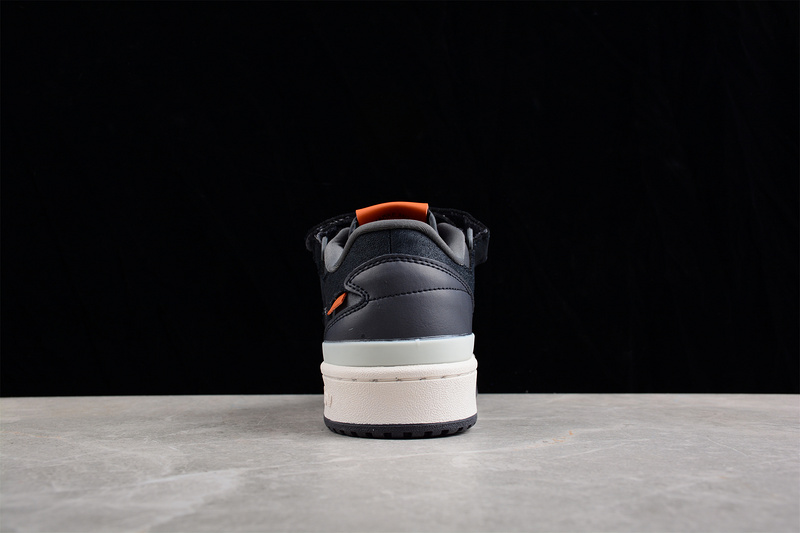 Forum 84 Low Shoes Core Black/Cloud White/Orange 11