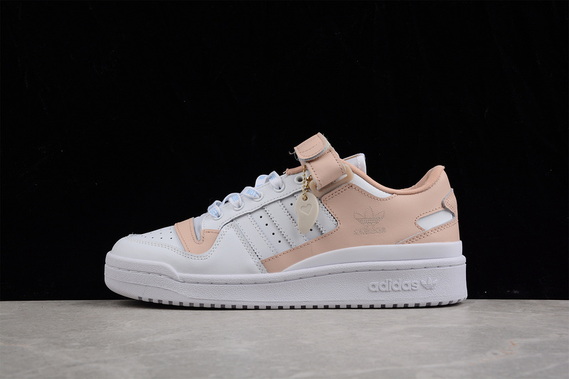 Forum 84 Low Cloud White/Pink/Cloud White 11