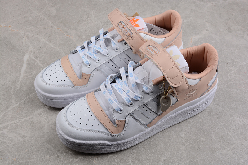 Forum 84 Low Cloud White/Pink/Cloud White 13