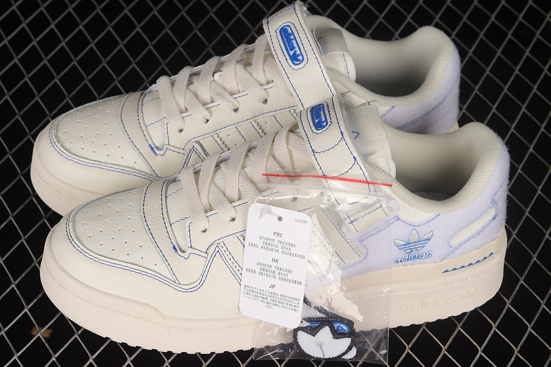 Forum 84 Low Cloud White/Off White/Blue 25