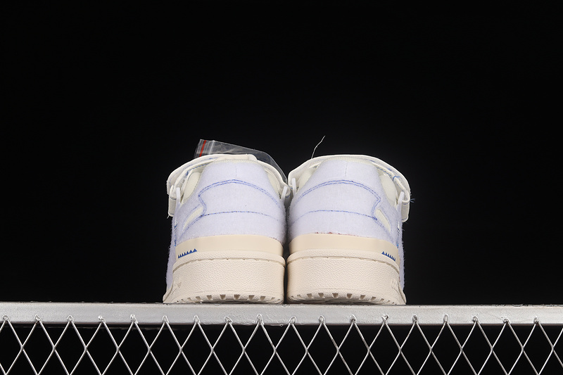 Forum 84 Low Cloud White/Off White/Blue 29