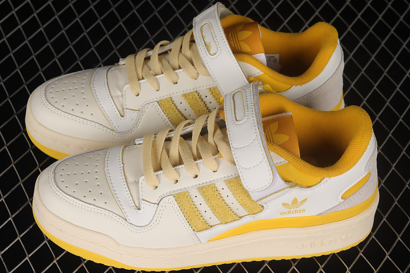 Forum 84 Low White/White/Yellow 23