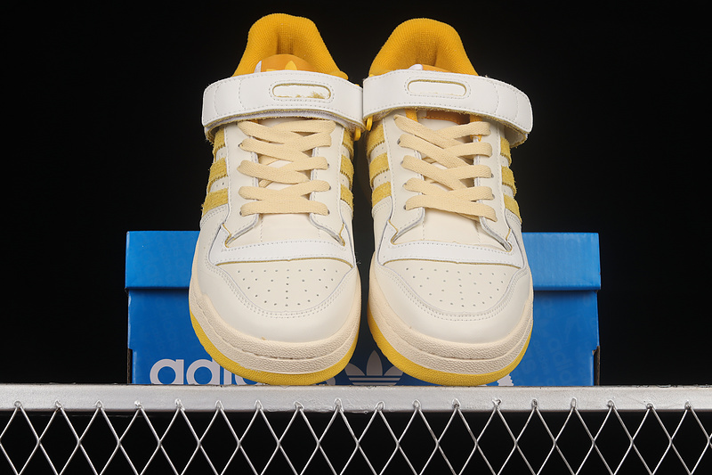 Forum 84 Low White/White/Yellow 29