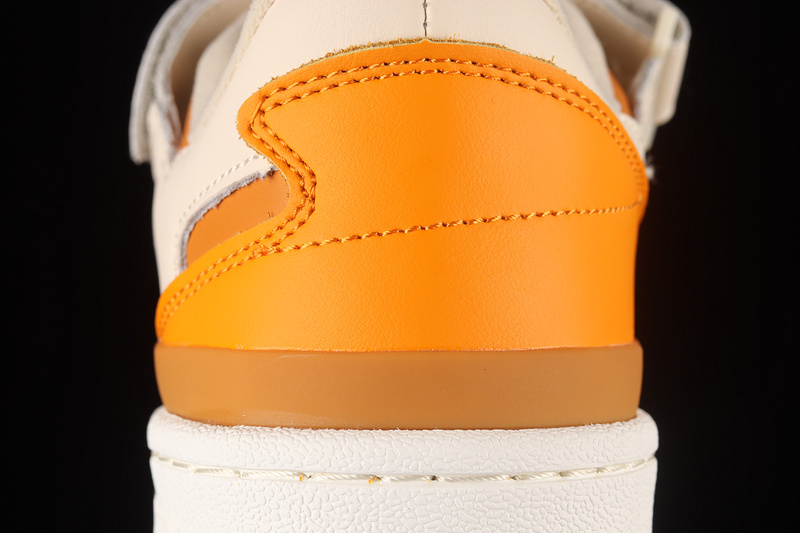 Forum 84 Low Shoes Cloud White/Cloud White/Orange 9