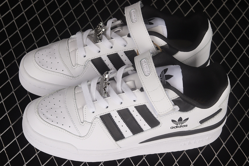 Forum 84 Low White/Black/White 5