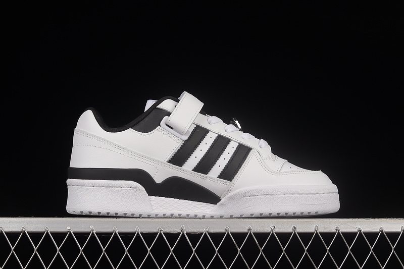 Forum 84 Low White/Black/White 29