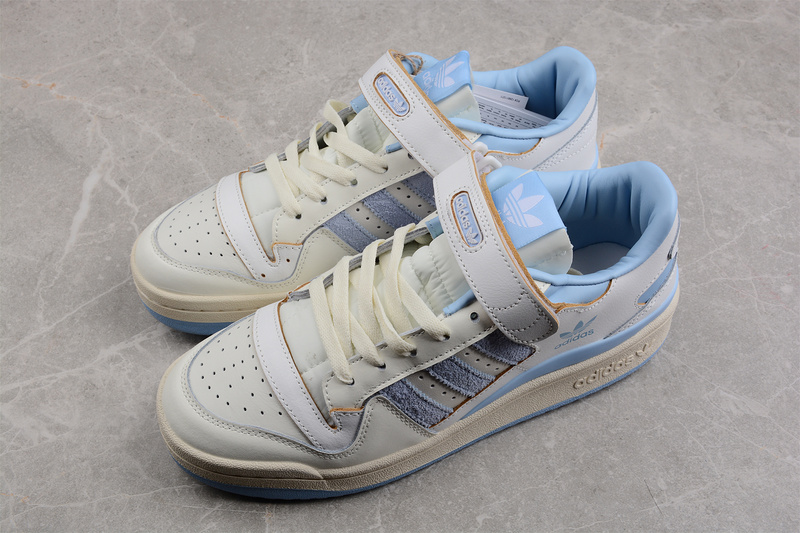 Forum 84 Low Carolina Blue/White/Carolina Blue 9