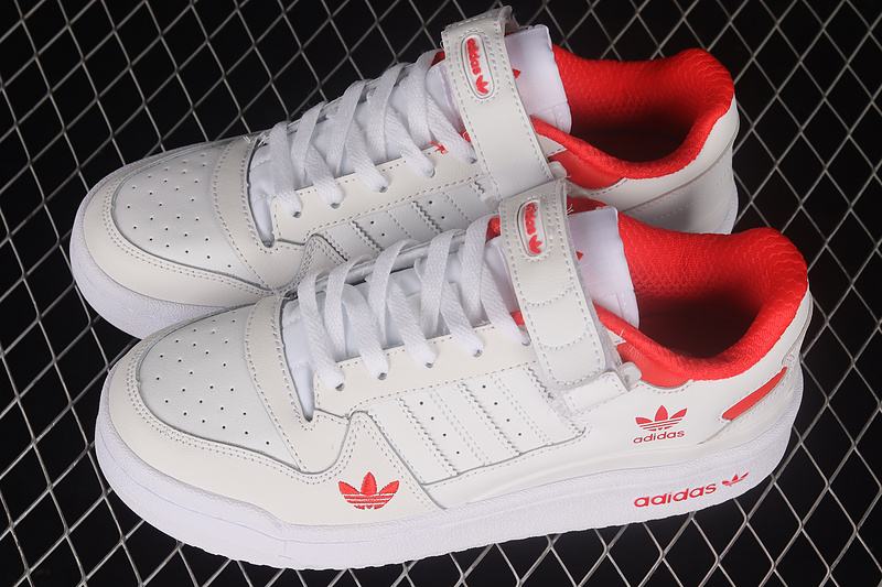 Forum 84 Low White/White/Red 23