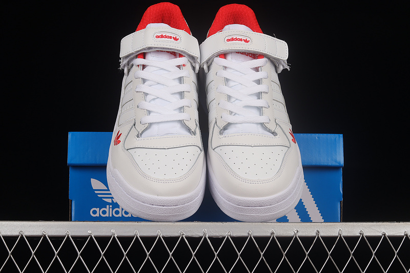 Forum 84 Low White/White/Red 25