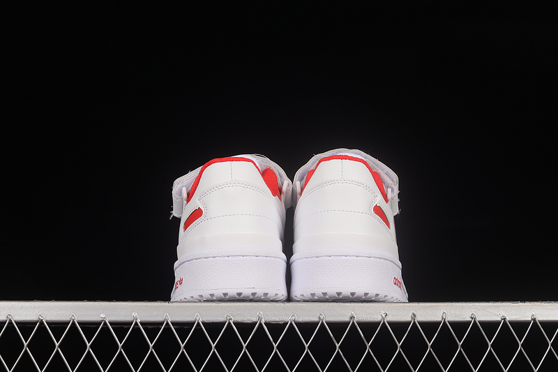 Forum 84 Low White/White/Red 29