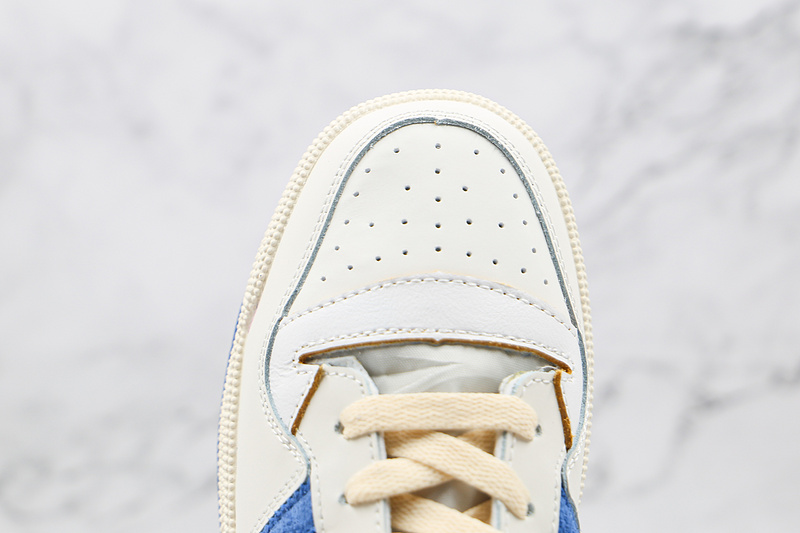 Forum 84 Low Bright Blue Off White/Off White/Bright Blue 9