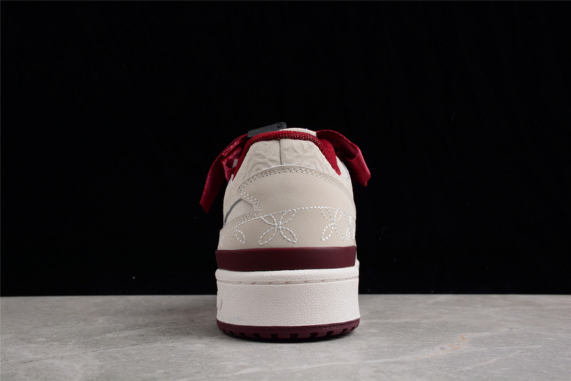 Forum Low Shoes Chalk White/Collegiate Burgundy/Altered Amber 19