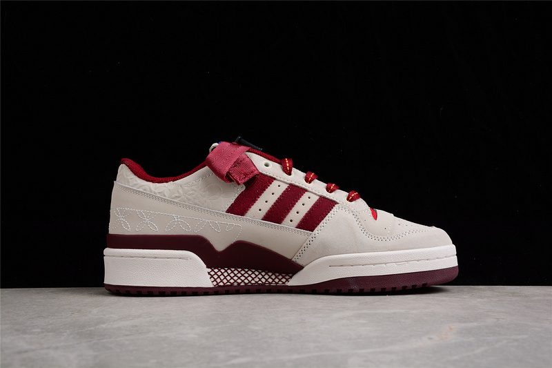 Forum Low Shoes Chalk White/Collegiate Burgundy/Altered Amber 29