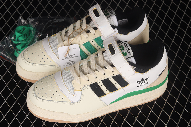 Forum 84 Low Celtics Beige/White/Black 17