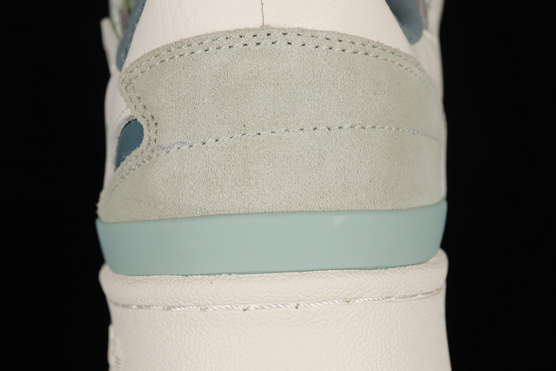 Forum 84 Low Cloud White/Cloud White/Green 9