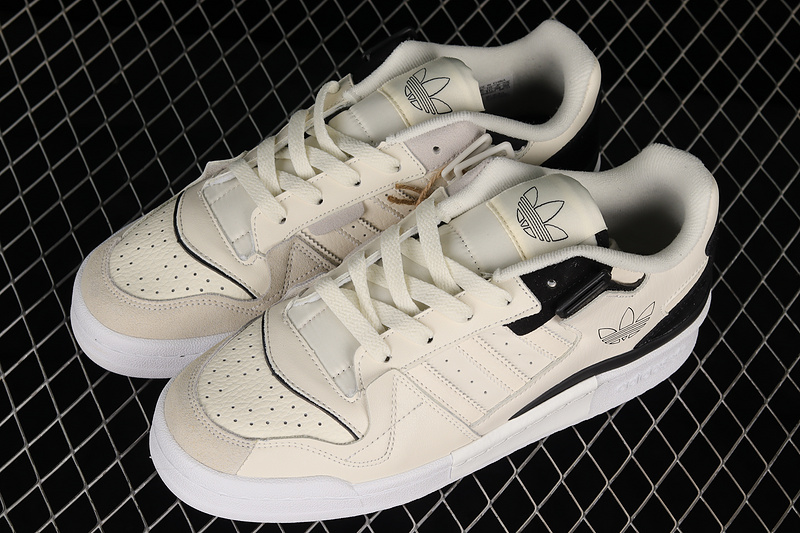 Forum Exhibit Low Shoes Off White/Core Black/Cream White 5